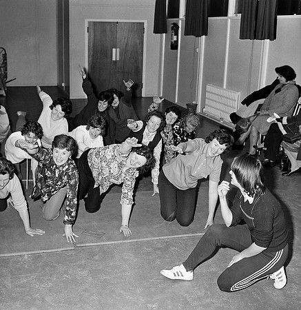 Ladies exercise class 70's (2)