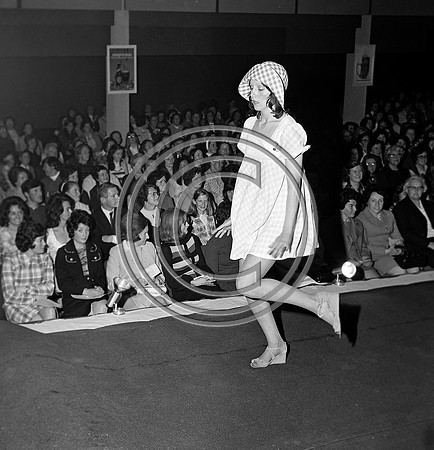 Lyons Fashion show Ballybunion 70's (7)