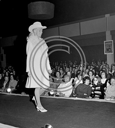 Lyons Fashion show Ballybunion 70's (9)