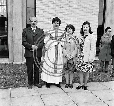 Fr Hannafin 1st mass 70's (8)