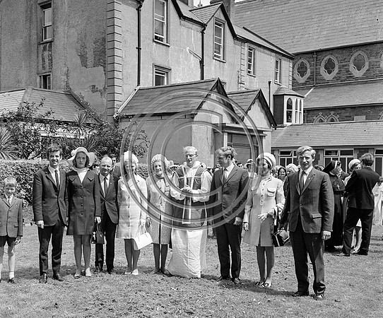 Fr McCarthy Ordination at Dominican church Tralee 70's (9)