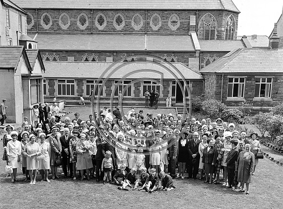 Fr McCarthy Ordination at Dominican church Tralee 70's (10)