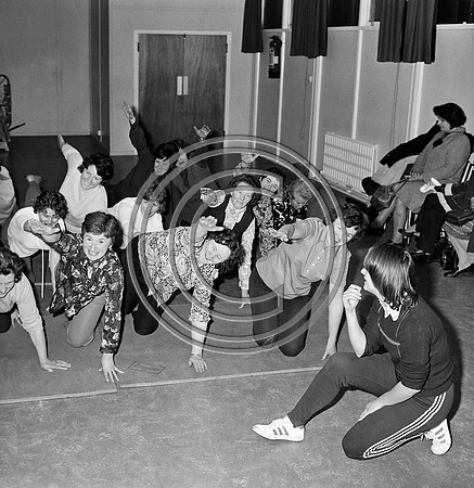 Ladies exercise class 70's (2)