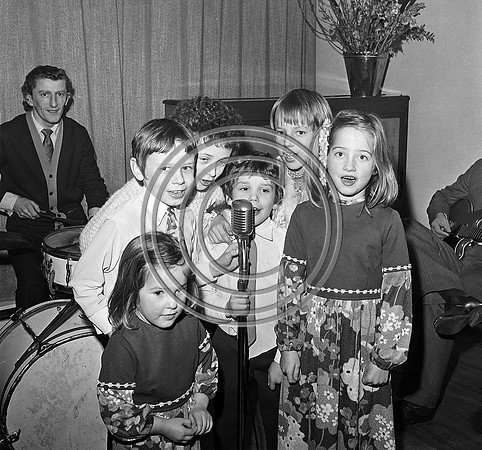 Pic at Tralee wedding 70's (1)
