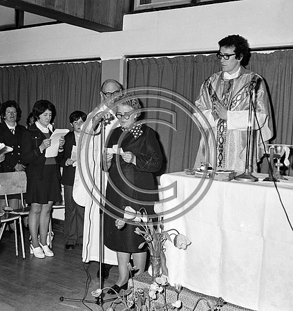 Fr Looney giving mass 70's Tralee (4)