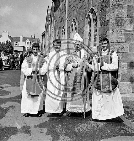 Fr O'Keeffe ordination  (2)