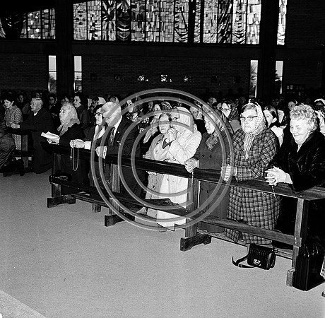 Mass St Brendans church Tralee 70's (4)