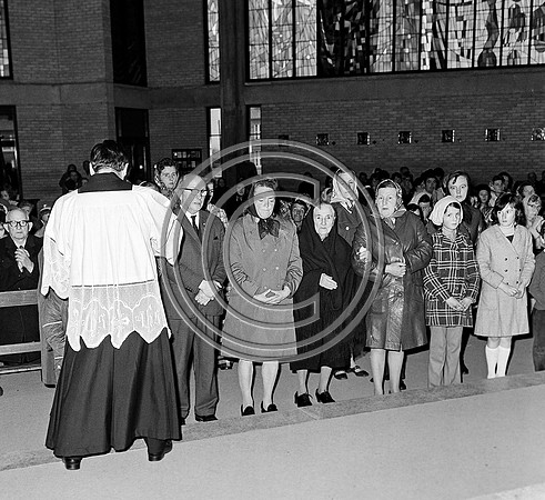 Mass St Brendans church Tralee 70's (5)