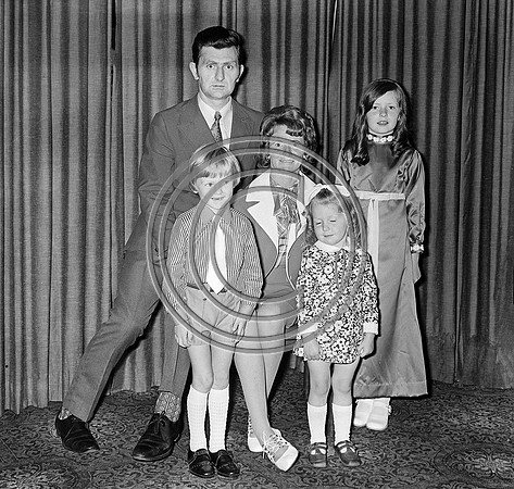 Family at Killarney wedding july 1973 (1)