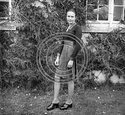 Killorglin lady portrait 70's (3)