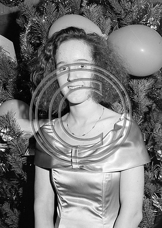 Presentation debs tralee at Earl of Desmond dec 1989 (4)